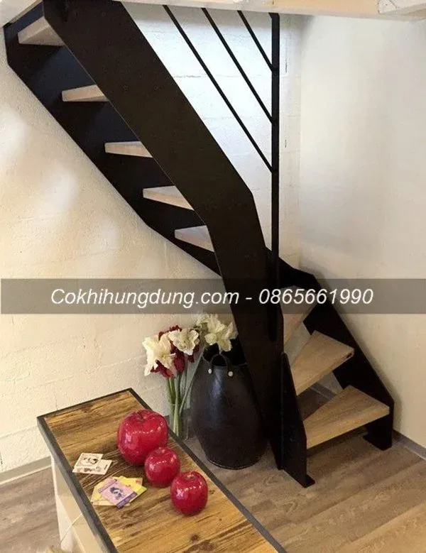 Cầu thang xương cá xoắn cho không gian nhỏ hẹp