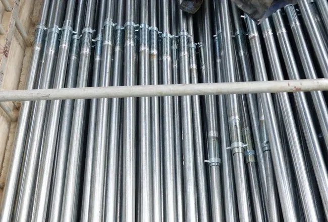 Sản phẩm cột chống thép tại xưởng sản xuất phục vụ các công trình trọng điểm