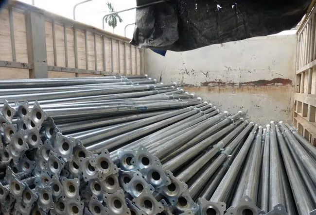 Đội ngũ kỹ thuật kiểm tra thông số kỹ thuật trước khi bàn giao cho khách hàng