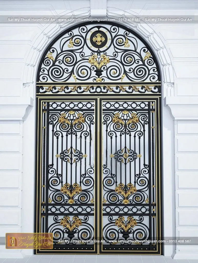 Cổng sắt mỹ nghệ CDMT045 màu đen vàng sẽ vô cùng phù hợp và nổi bật cho những ngôi nhà có màu trắng làm chủ đạo