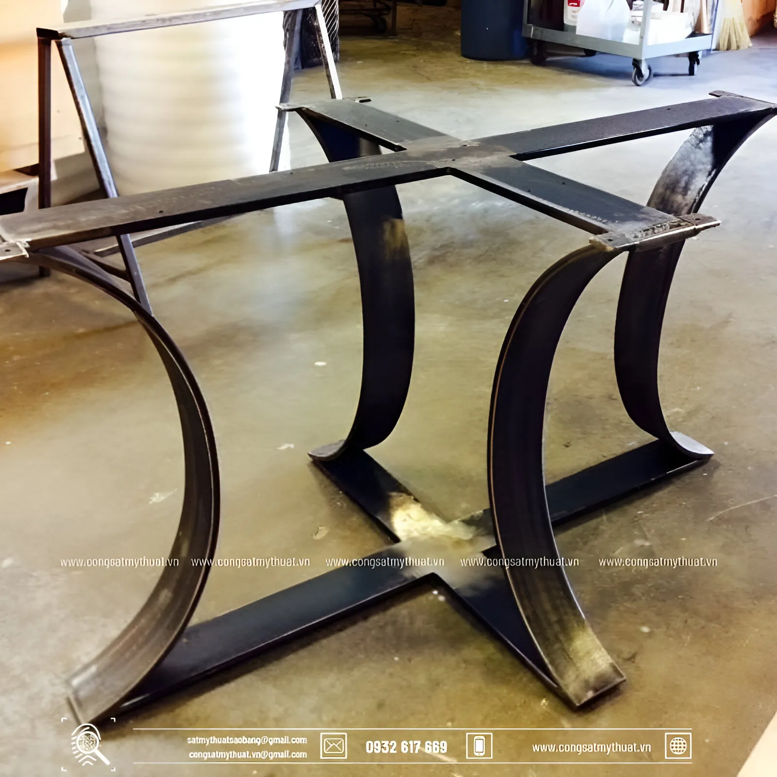 Chân bàn sắt đơn giản
