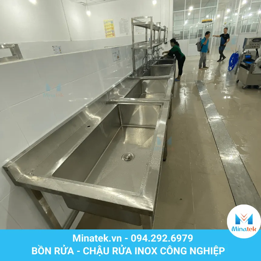 Chậu rửa công nghiệp được sản xuất từ inox 304 cao cấp chống gỉ sét ăn mòn cao