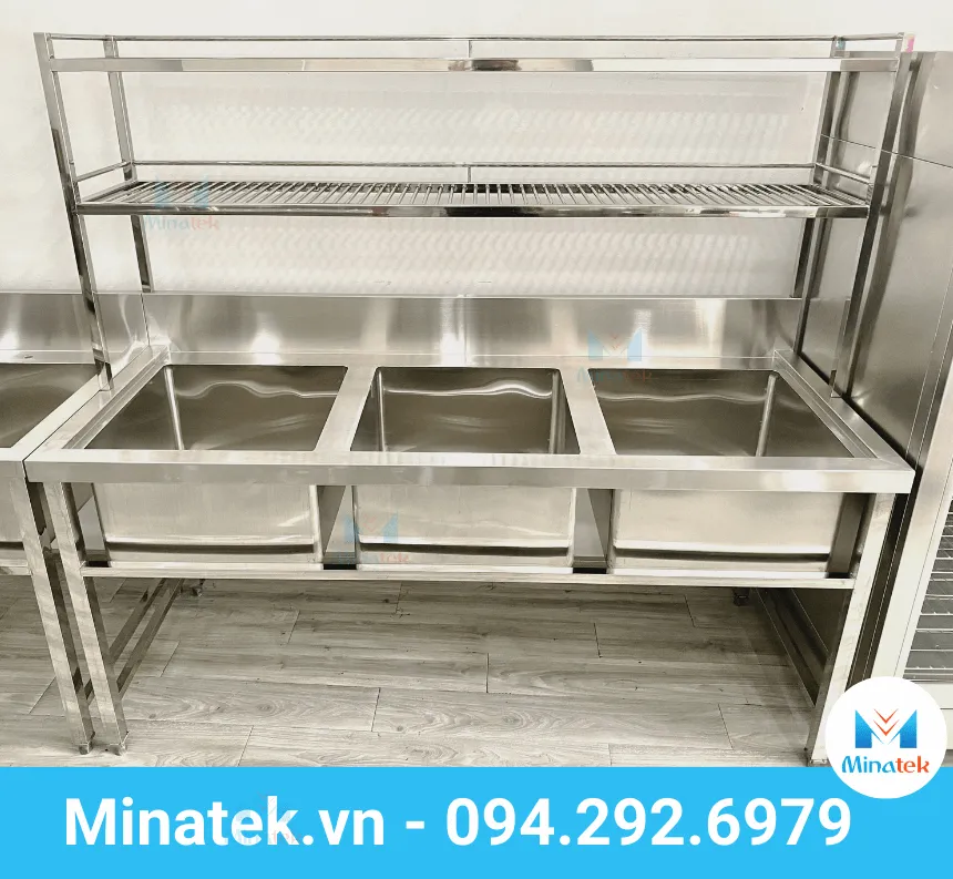 Chậu rửa inox 3 hộc có kệ trên