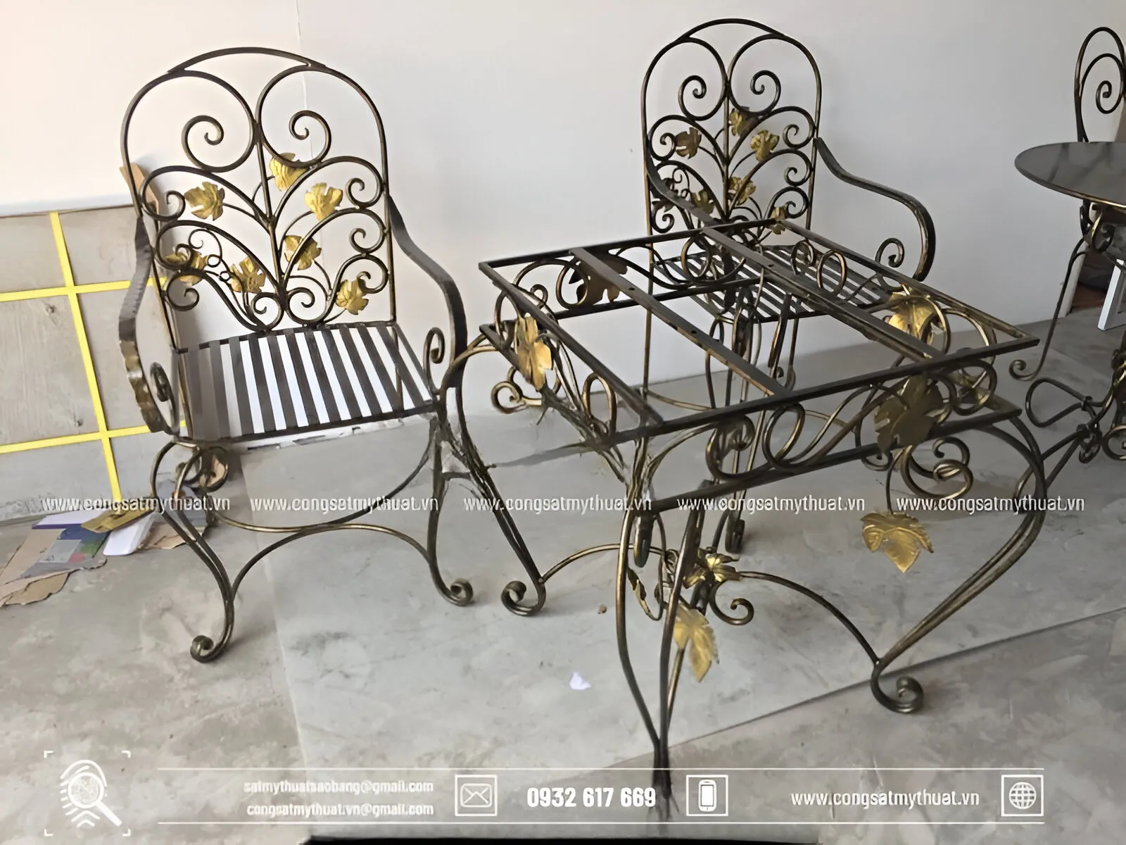 Bộ bàn sắt mỹ thuật đẹp mắt