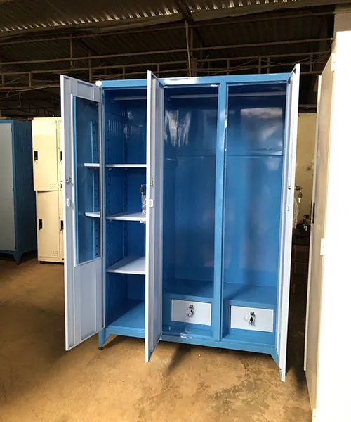 Phân chia buồng chứa trong tủ quần áo sắt hộp