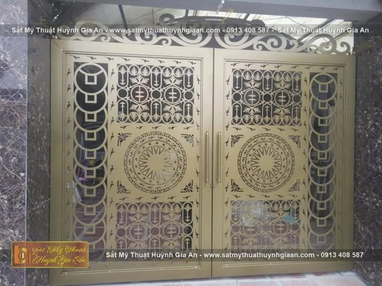 Mẫu cổng CMT026 CNC sẽ là lựa chọn tuyệt vời cho những khách hàng yêu thích sự trẻ trung, hiện đại pha chút sang trọng và cổ điển