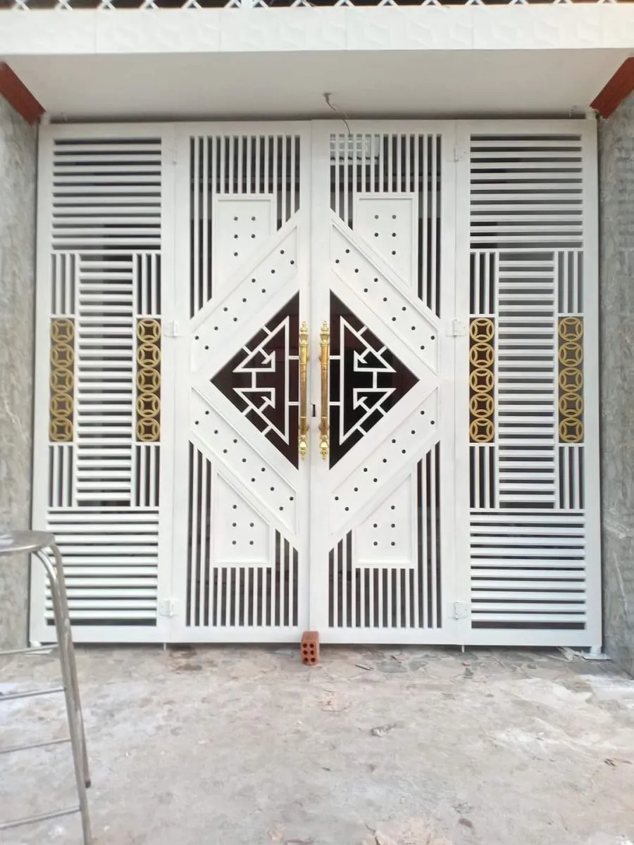 Cổng sắt 4 cánh đẹp, khẳng định gu thẩm mỹ gia chủ