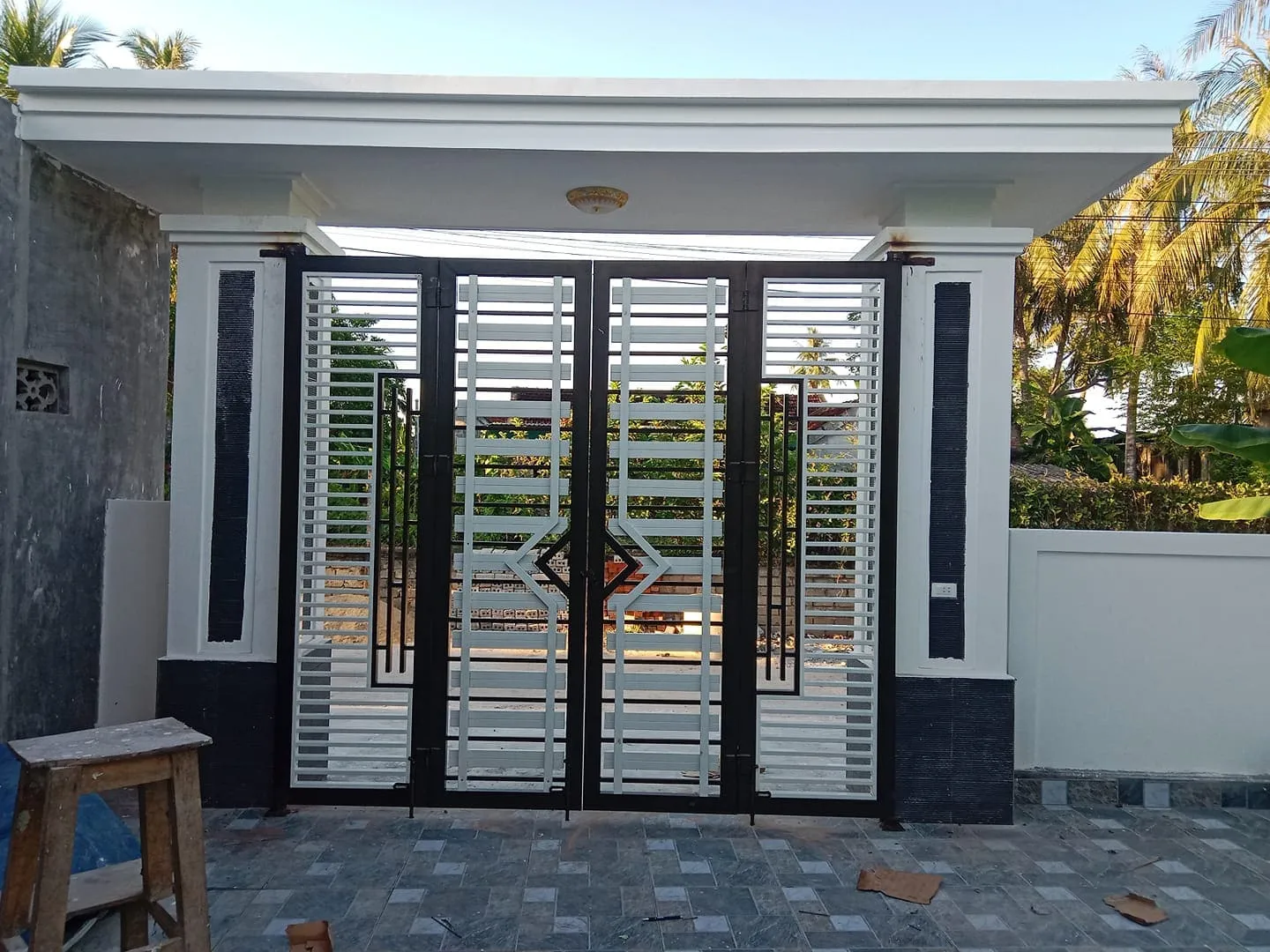 Cổng sắt 4 cánh hài hòa