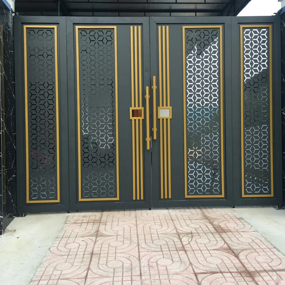 Cổng sắt 4 cánh khắc CNC đơn giản
