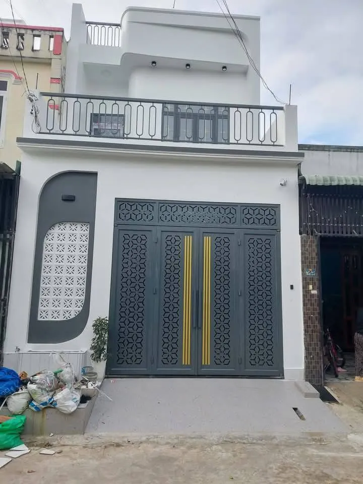 Cổng sắt 4 cánh phù hợp nhà phố