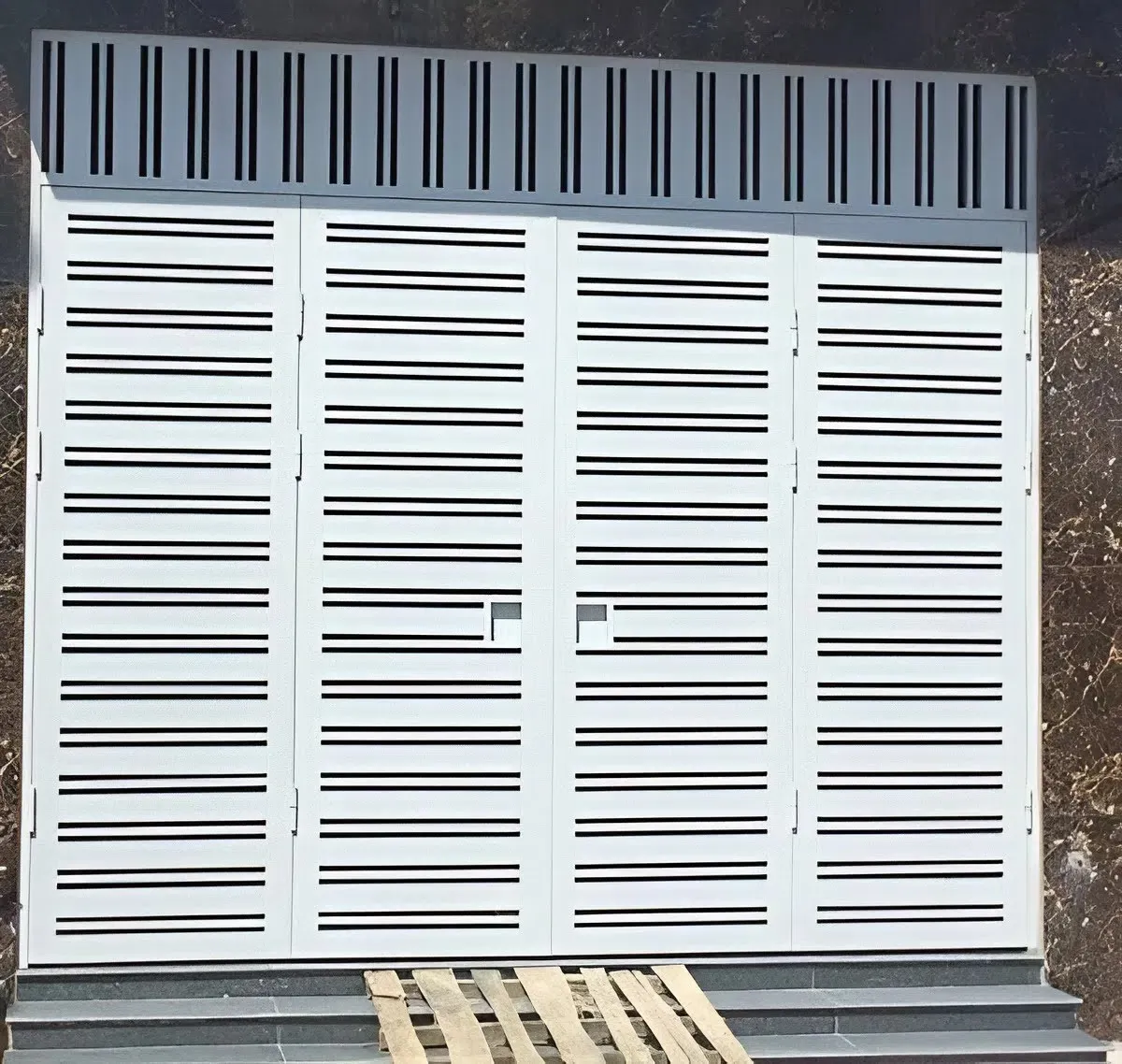 Cổng sắt hộp 4 cánh bền chắc, giá hợp lý