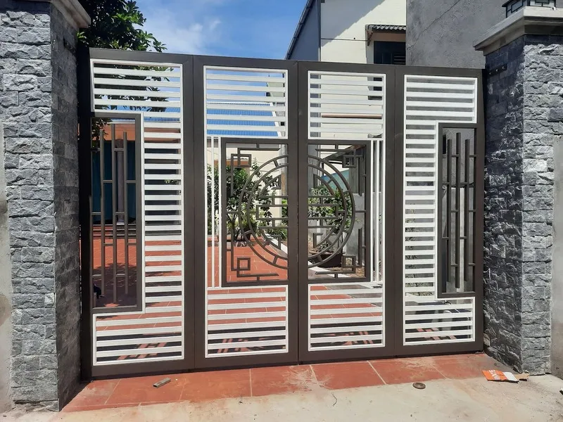 Cổng sắt hộp 4 đơn giản mà vẫn tinh tế