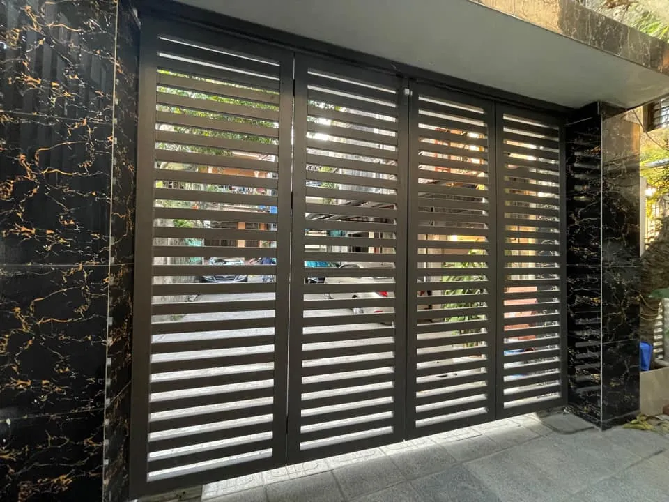 Cổng sắt hộp 4 cánh thanh ngang