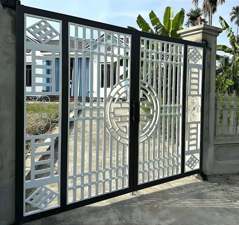 Cổng sắt hộp 4 cánh tiện dụng