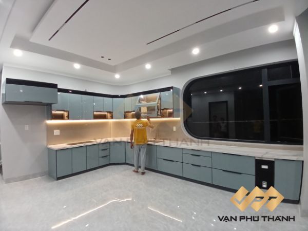 Công trình tủ bếp khung inox cánh kính tại Thị trấn Long Thành, Đồng Nai