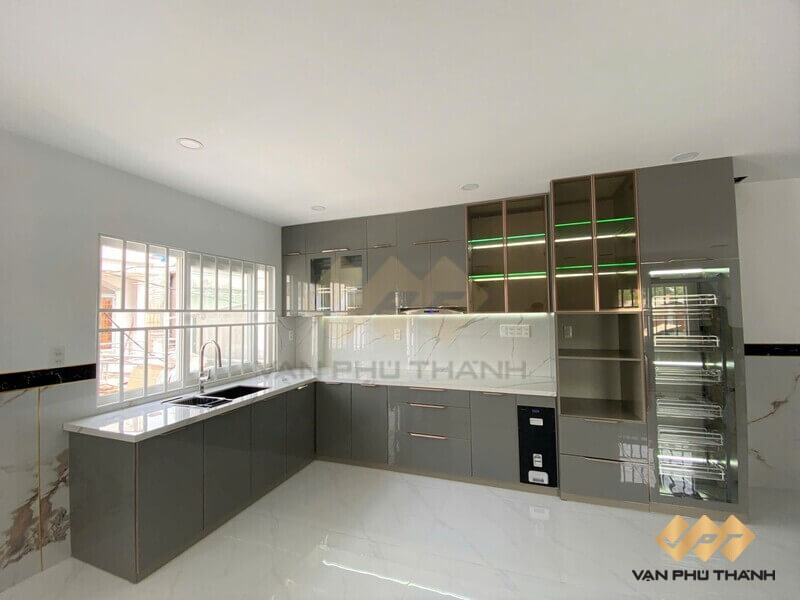 Công trình tủ bếp nhôm kính inox lắp đặt tại H.Bình Chánh, TPHCM