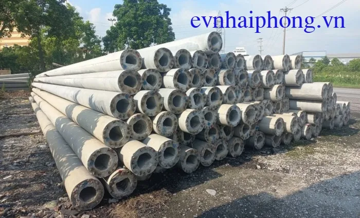 Cột điện bê tông ly tâm chuẩn bị xuất tới tận dự án