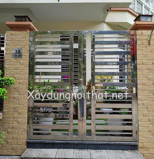 Mẫu cổng inox 2 cánh đơn giản cho nhà phố