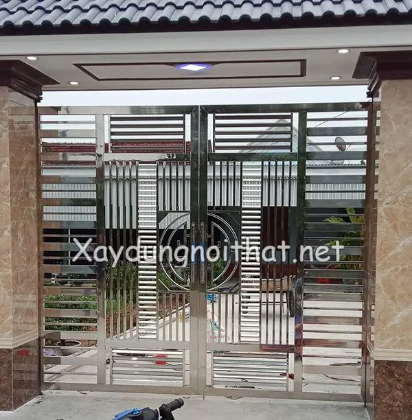 Mẫu cửa cổng inox 2 cánh đơn giản