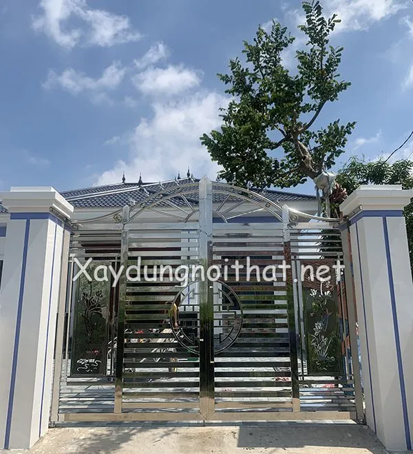 Mẫu cửa cổng inox 2 cánh đẹp cho biệt thự
