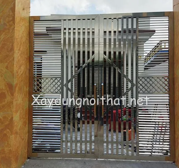 Mẫu cửa cổng inox 2 cánh đơn giản