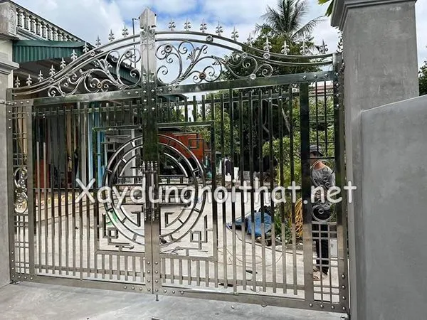 Mẫu cửa cổng inox 2 cánh hiện đại