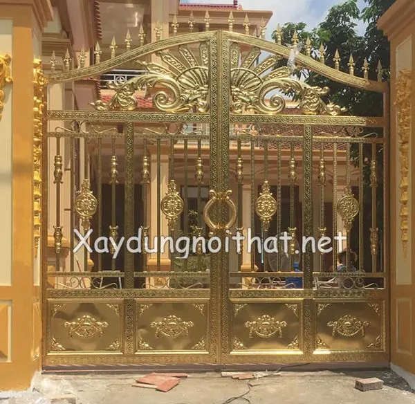 Cửa cổng inox 2 cánh mạ màu vàng