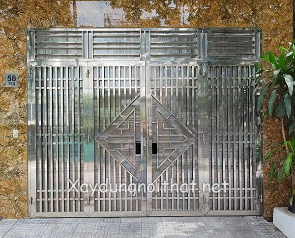 Mẫu cửa inox 4 cánh đơn giản