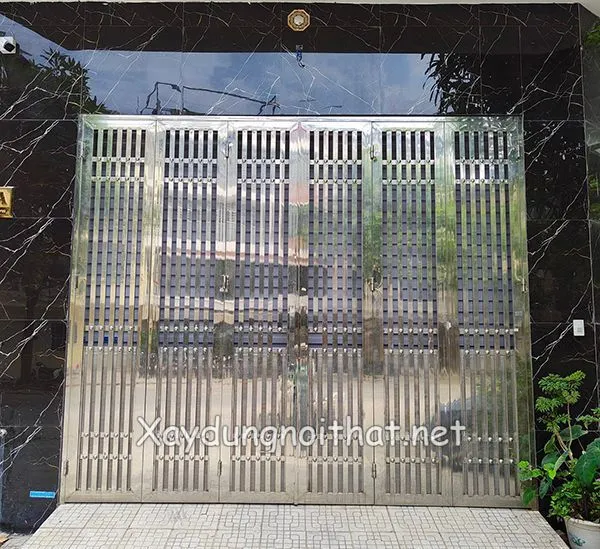 Mẫu cửa inox 4 cánh hiện đại