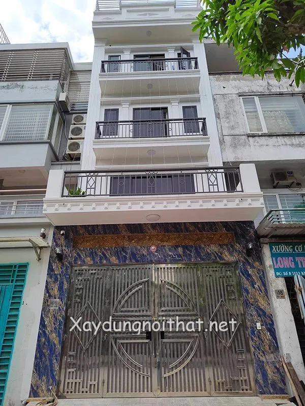 Mẫu cửa inox 4 cánh nhà liền kề