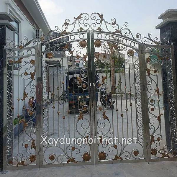 Cửa cổng inox 4 cánh hoa văn nghệ thuật