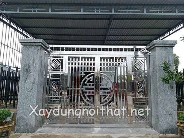 Mẫu cổng inox 4 cánh hiện đại