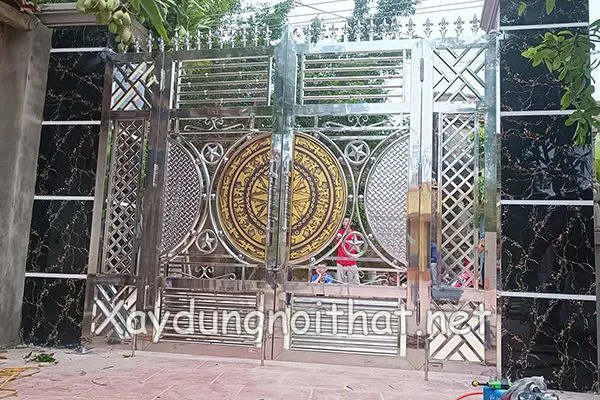 Mẫu cổng inox 4 cánh hiện đại