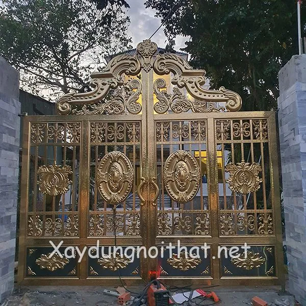 Thi công cửa cổng inox mạ màu cao cấp