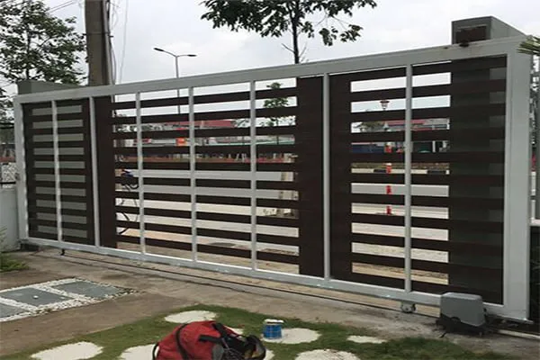 Cửa cổng lùa sắt hộp