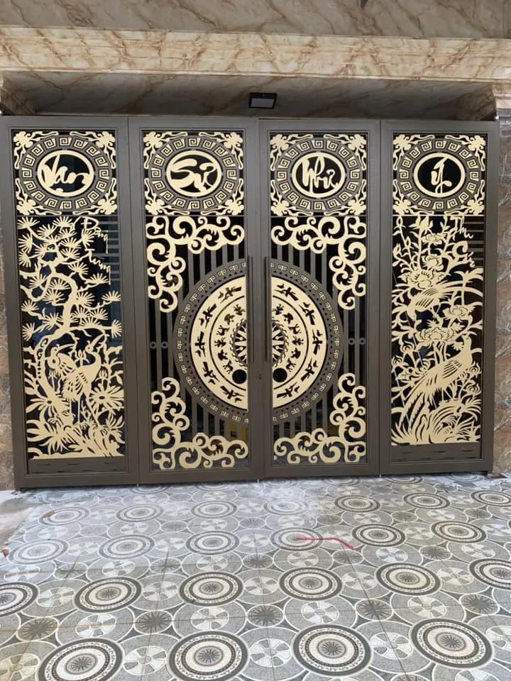 Cửa cổng sắt 4 cánh CNC tinh tế 2