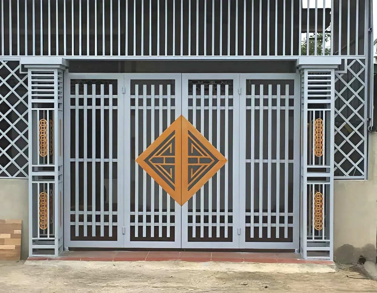 Cửa cổng sắt hộp kiểu dáng tối giản