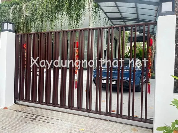 Mẫu cửa cổng sắt lùa đẹp nhà biệt thự