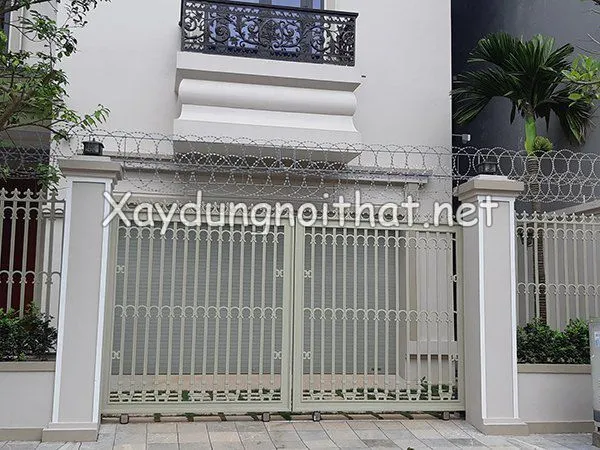 Mẫu cửa cổng sắt lùa đẹp nhà biệt thự