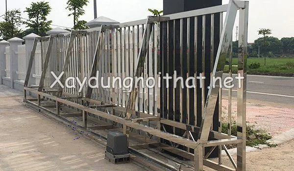 Cửa cổng sắt lùa bằng inox 304