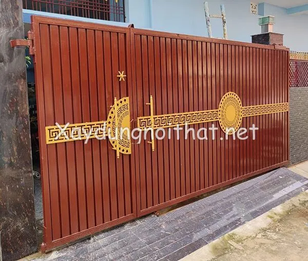 Mẫu cửa cổng sắt lùa đẹp nhà phố