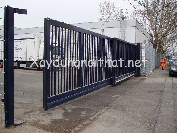 Cửa cổng sắt lùa kích thước lớn cho nhà máy