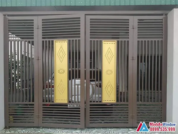 Cửa cổng inox sơn tĩnh điện 4 cánh mẫu đẹp - Minh An Window cung cấp và lắp đặt