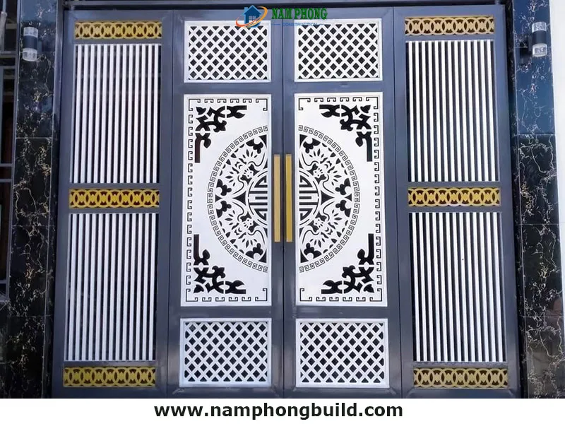 Mẫu cửa sắt hộp 4 cánh sơn tĩnh điện kết hợp cnc