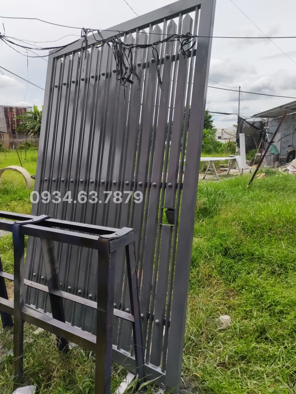 Cửa sắt lùa làm tại xưởng cơ khí Tâm Đức