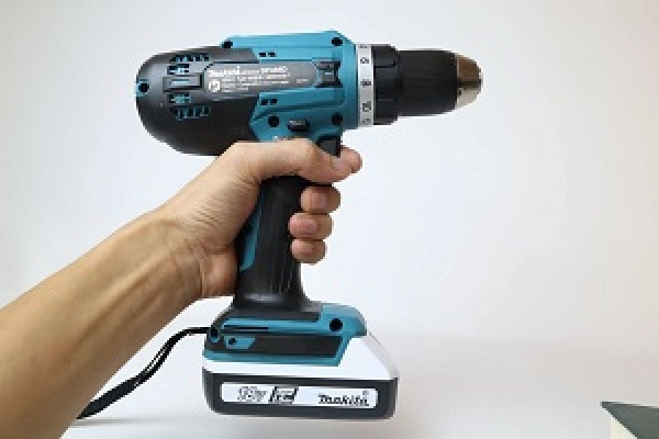 Khoan Bê Tông Makita Pin 18V DHR242: Đánh Giá Chi Tiết & Lợi Ích Vượt Trội