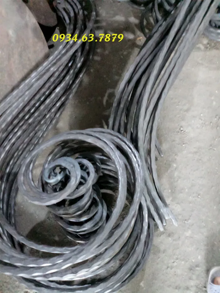 Sắt đặc cán gân uốn dấu ngã