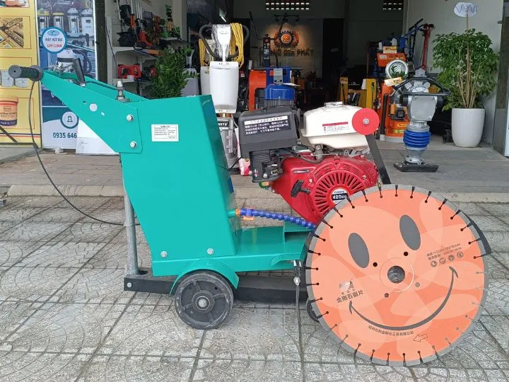 Hệ thống máy cắt đường bê tông Q500A mạnh mẽ và bền bỉ trong quá trình vận hành