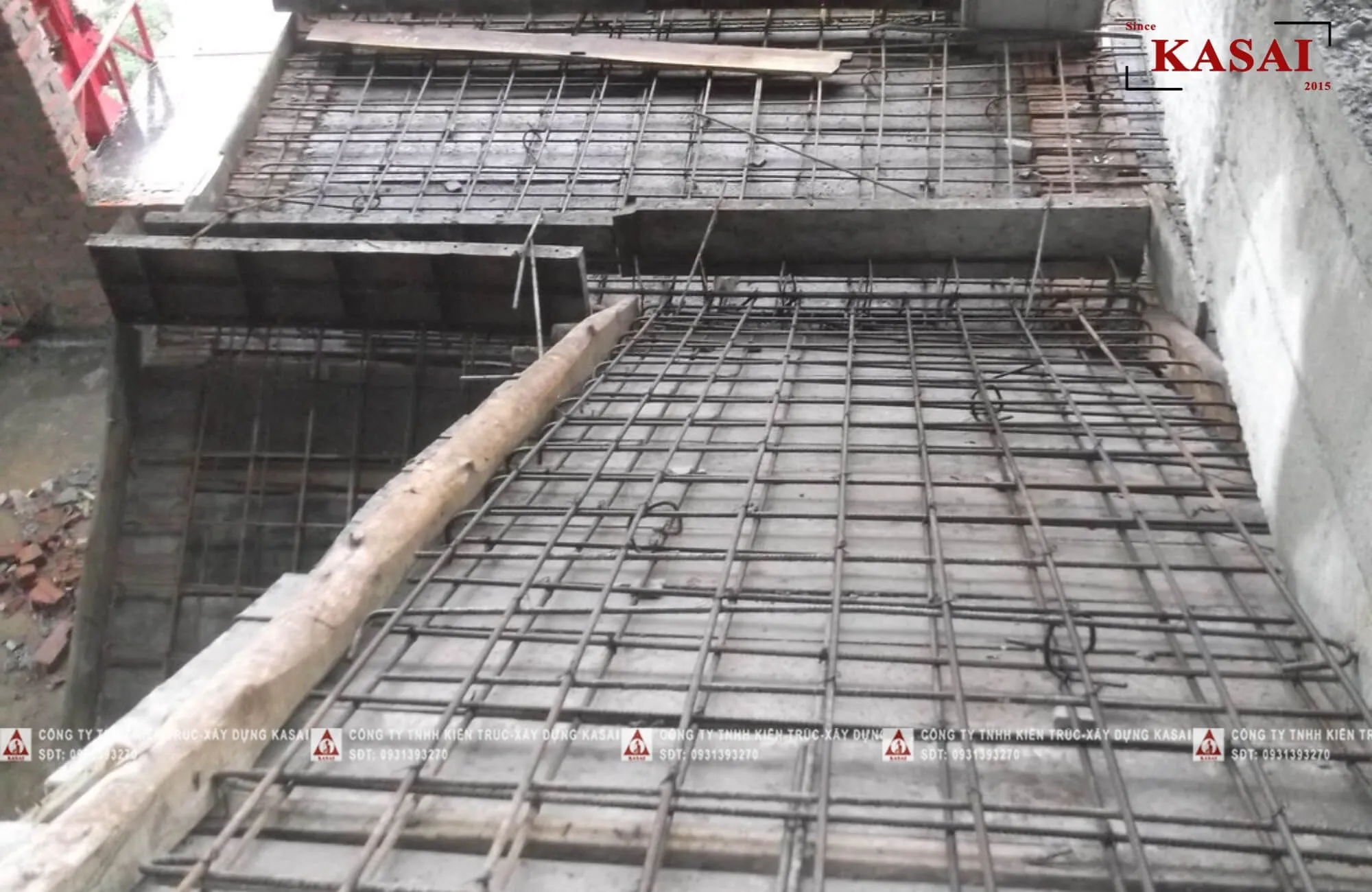 Đổ bê tông cầu thang cốt thép toàn khối