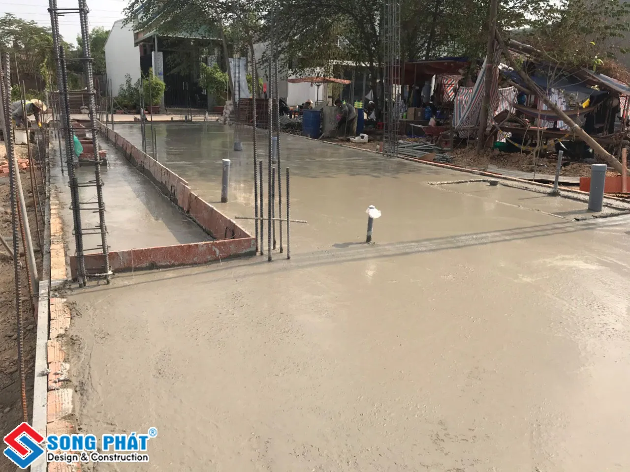 Đổ bê tông sàn trệt đảm bảo an toàn lâu dài